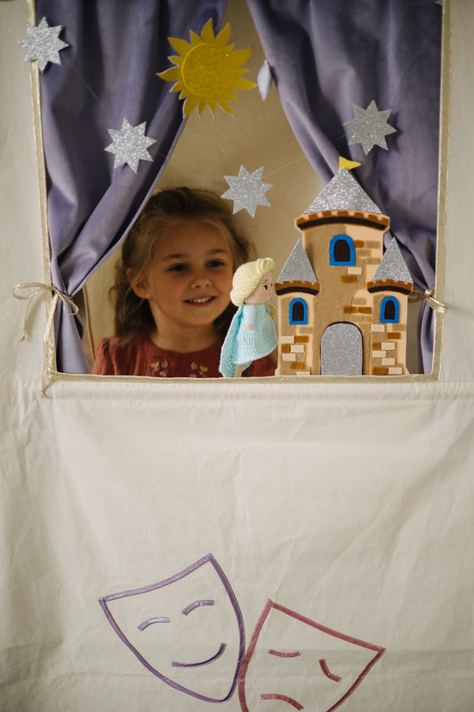Doorway puppet theatre & Puppet
