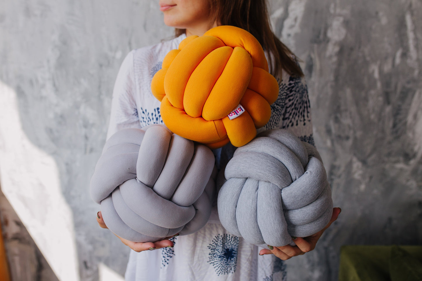 Knot pillow "Ball"