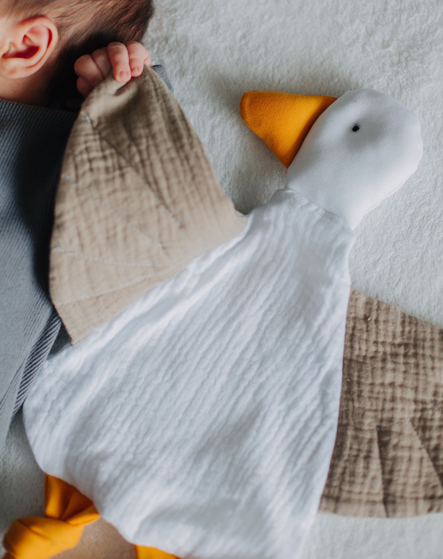 Muslin lovey Goose